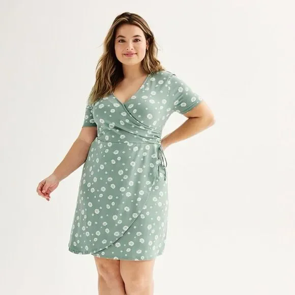 NWT SO Blue Daisy Print Faux Wrap Tie Dress Size 2X - Picture 2 of 6